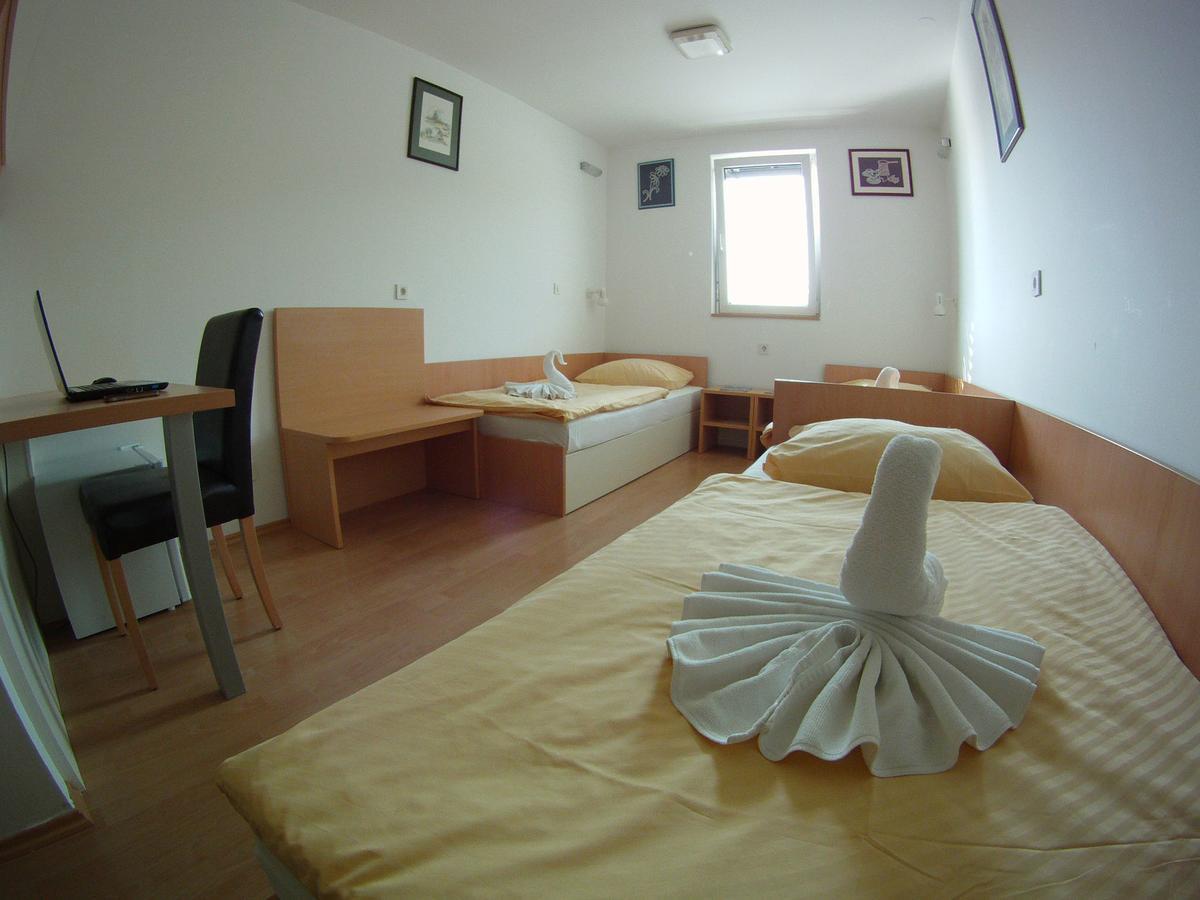 Hotel Galaksija Trebnje Екстериор снимка