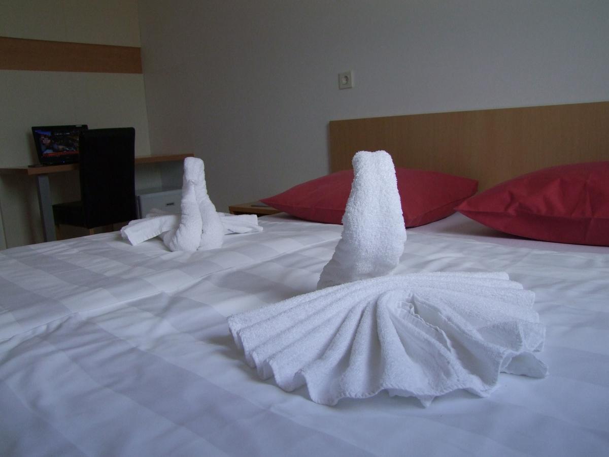 Hotel Galaksija Trebnje Екстериор снимка