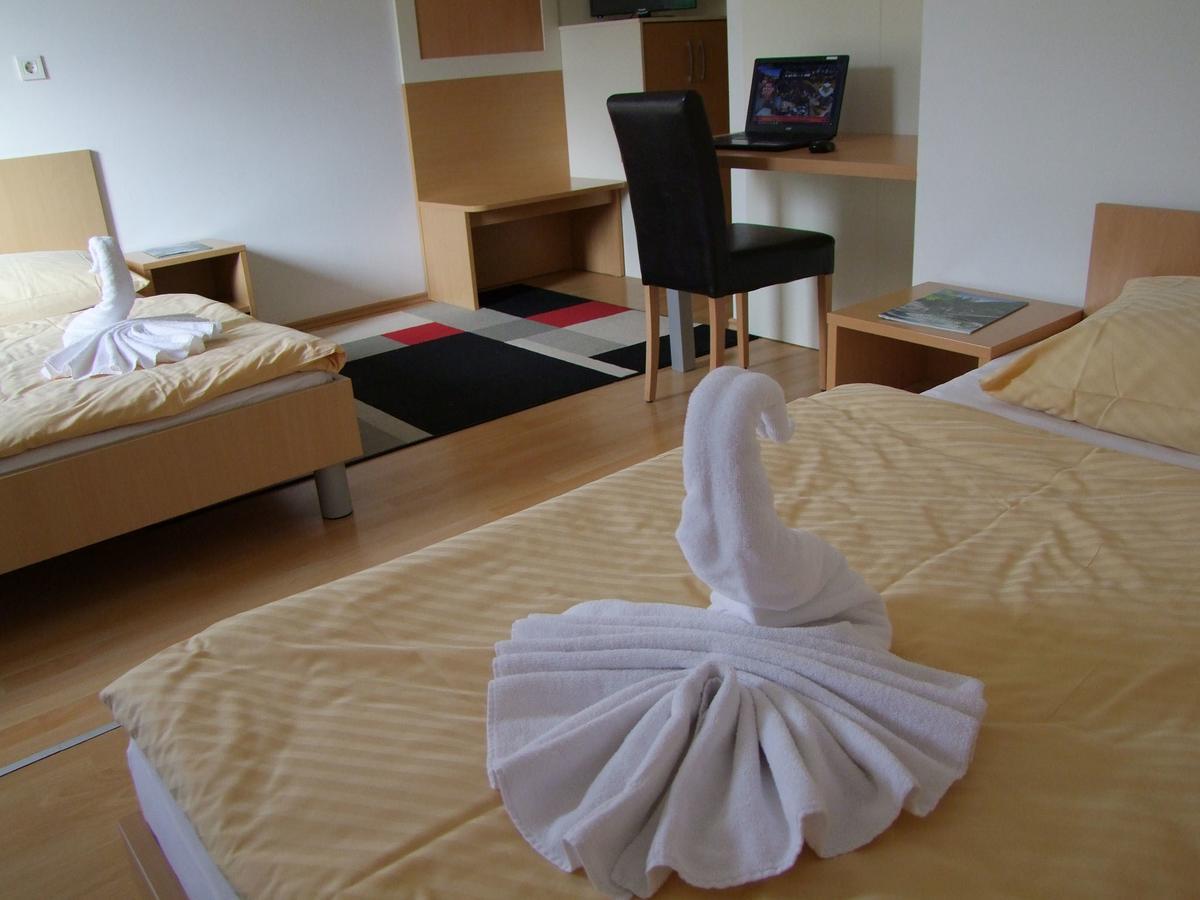 Hotel Galaksija Trebnje Екстериор снимка