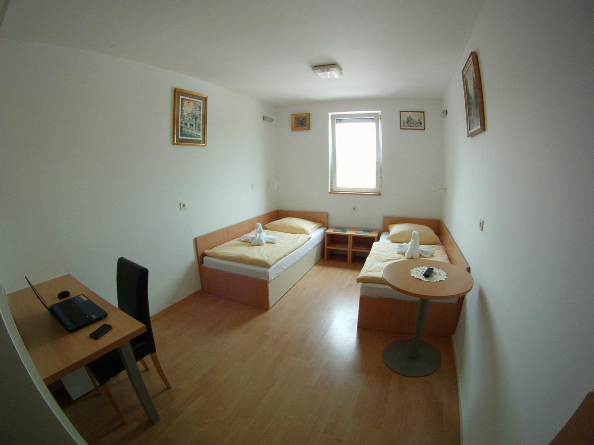 Hotel Galaksija Trebnje Екстериор снимка