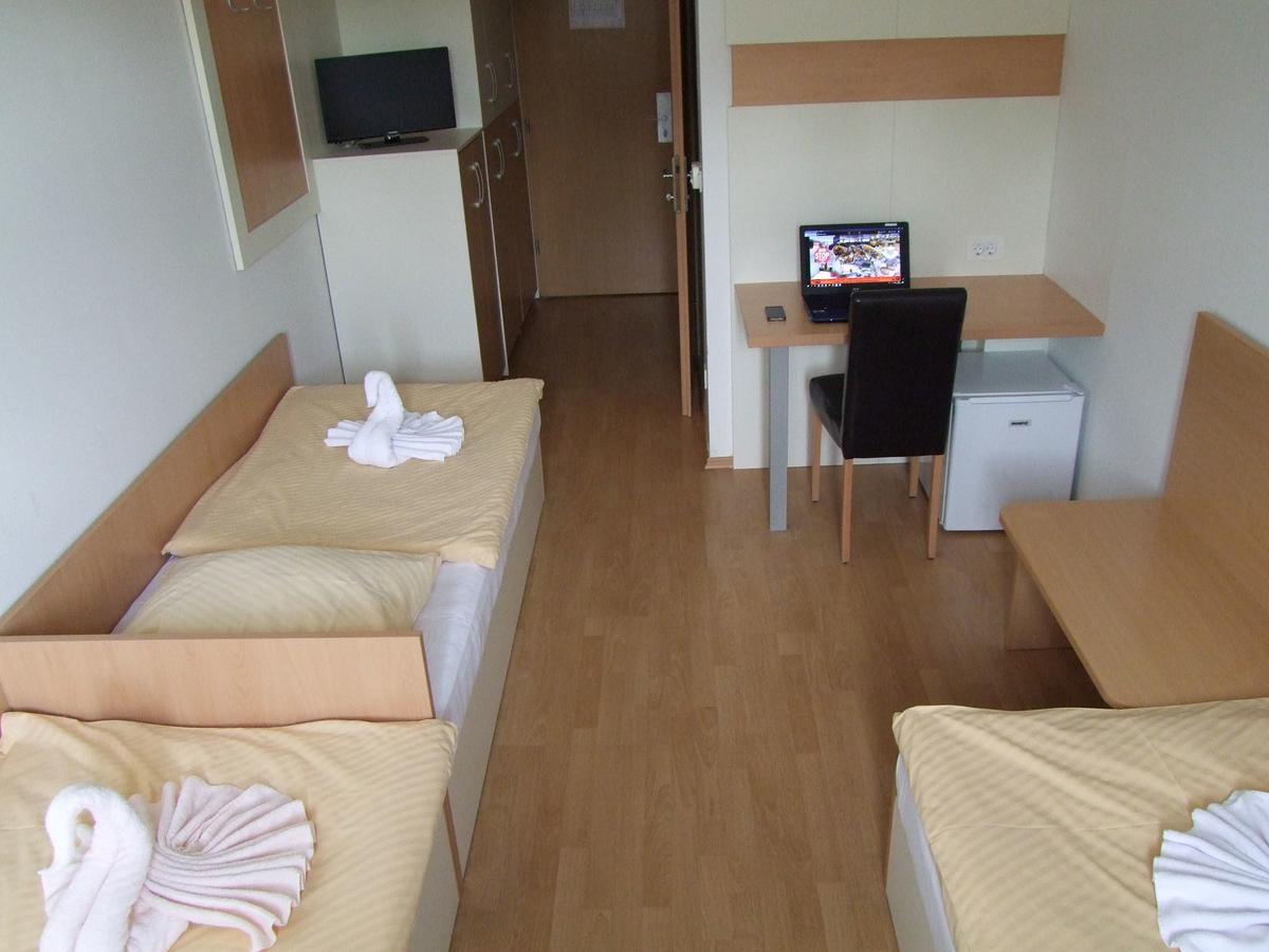 Hotel Galaksija Trebnje Екстериор снимка