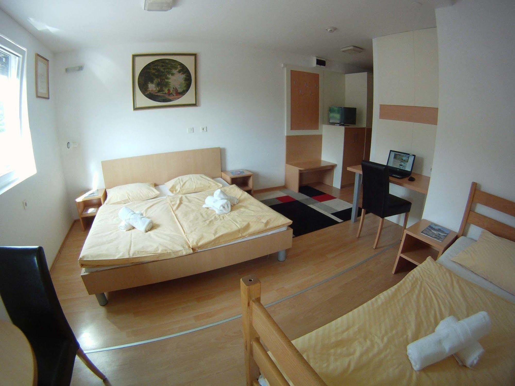 Hotel Galaksija Trebnje Екстериор снимка