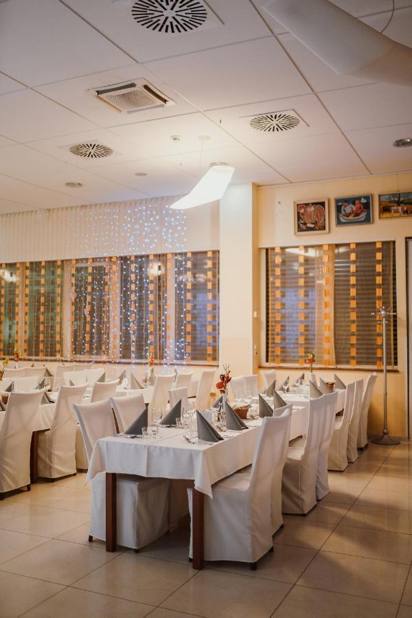 Hotel Galaksija Trebnje Екстериор снимка
